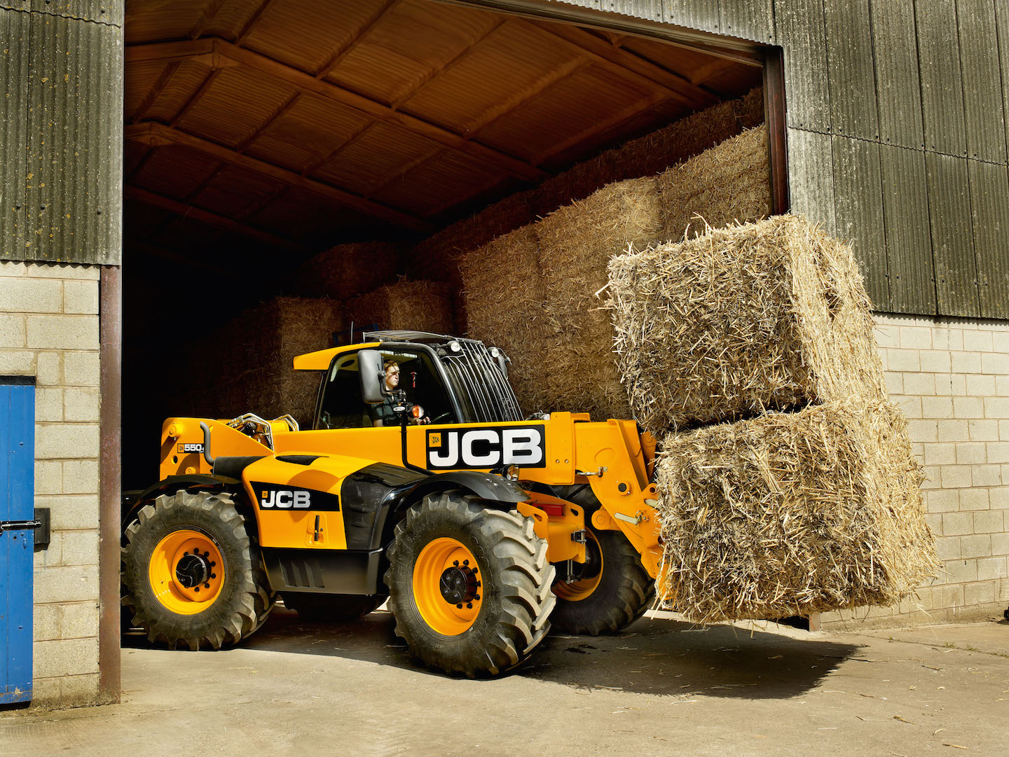 Погрузчик jcb. JCB LOADALL 550-80. Погрузчик JCB 550-80 AG+. Фронтальный телескопический погрузчик JCB. Погрузчик JCB LOADALL.